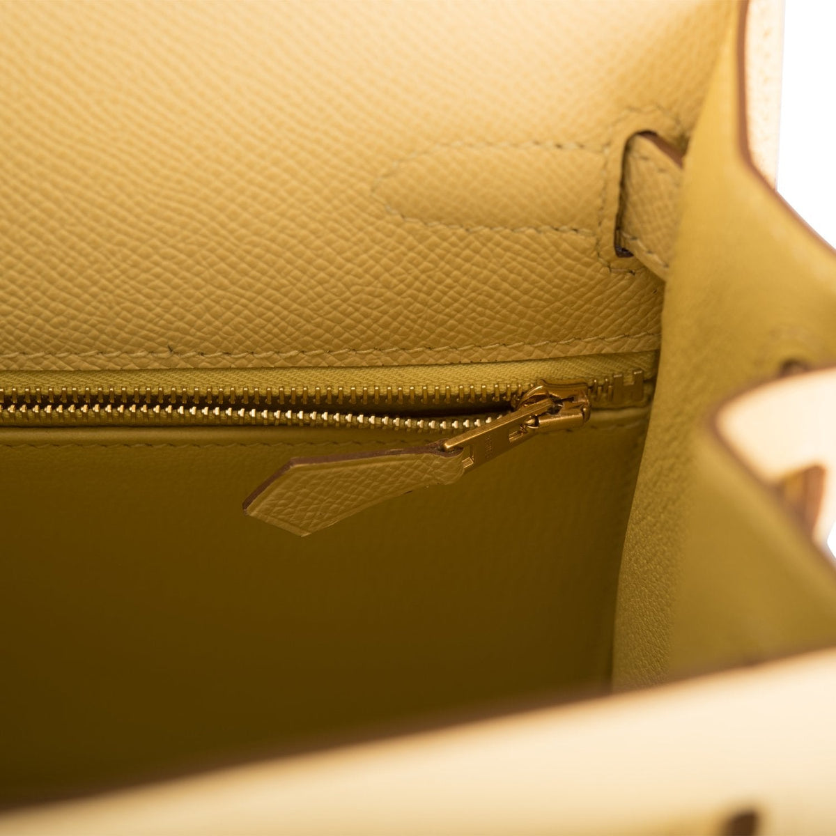 Hermes Jaune Poussin Epsom Sellier Kelly 28cm Gold Hardware